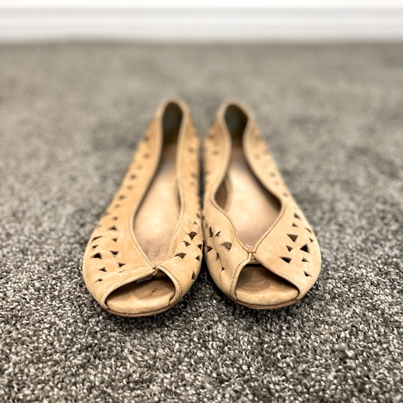 Topshop Suede Flats - Picture 2 of 5